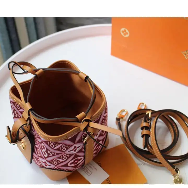 Bags LV 204B570011 0806